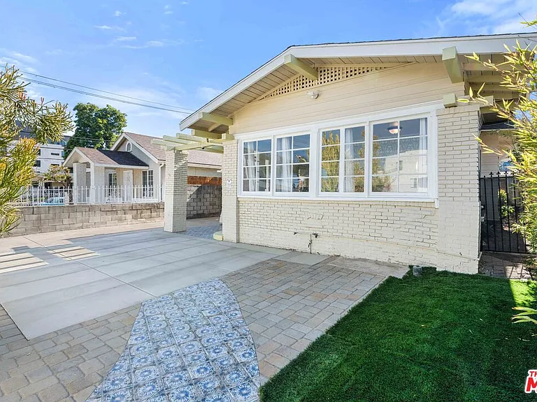607 N Gramercy Pl — Photo 3