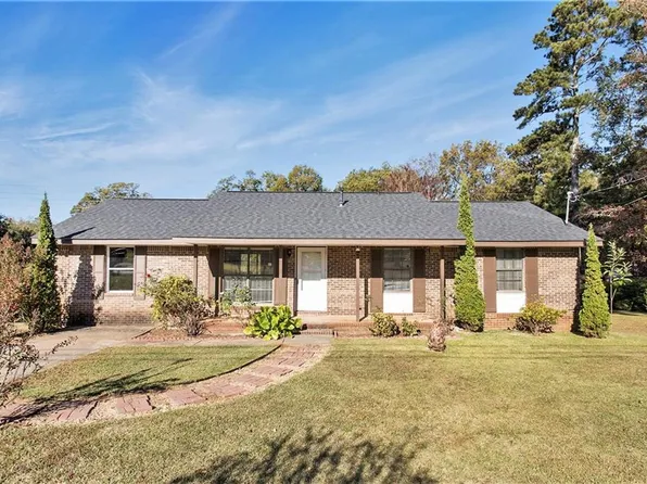 208 W Sheraton Dr, Washington, GA 30673