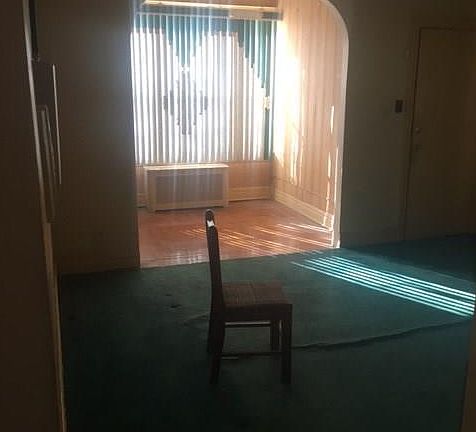 4th image of 673 E 91st St