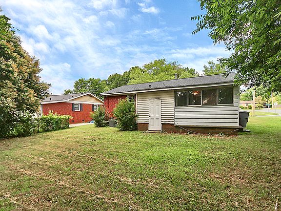 3rd image of 4401 Ridgeley Dr
