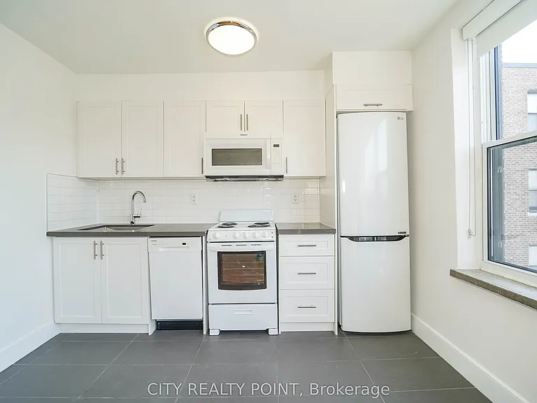 1545 Bathurst St #202 — Photo 7
