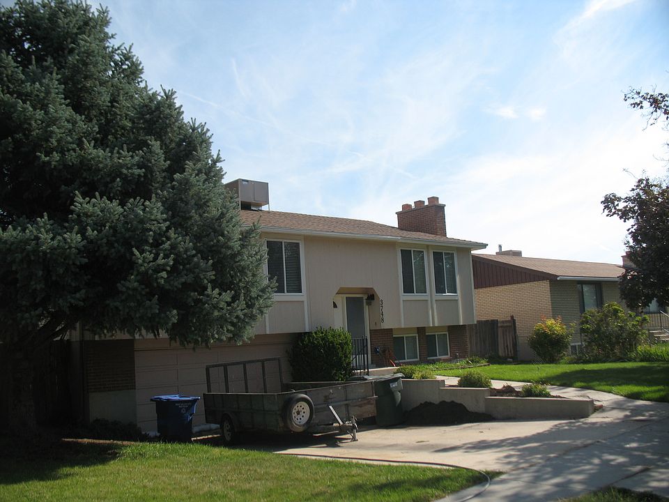 2nd image of 3748 W Clermont Dr