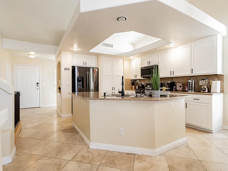 8708 Raindrop Canyon Ave — Photo 2