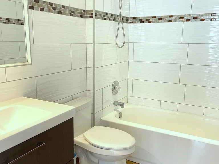 16546 NE 26th Ave #5J — Photo 3