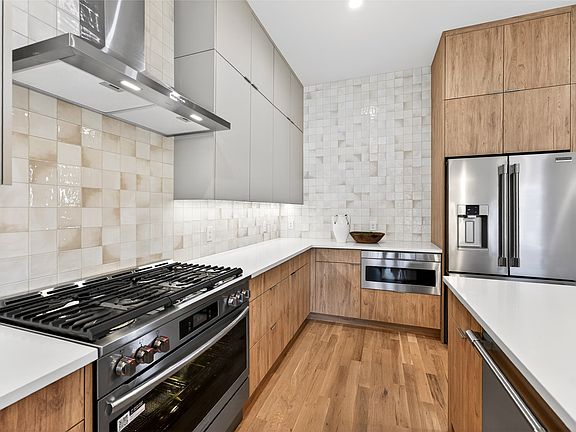 5th image of 6603 Roper St