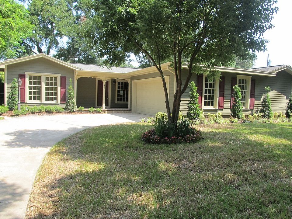 1st image of 2429 Forfarshire Dr