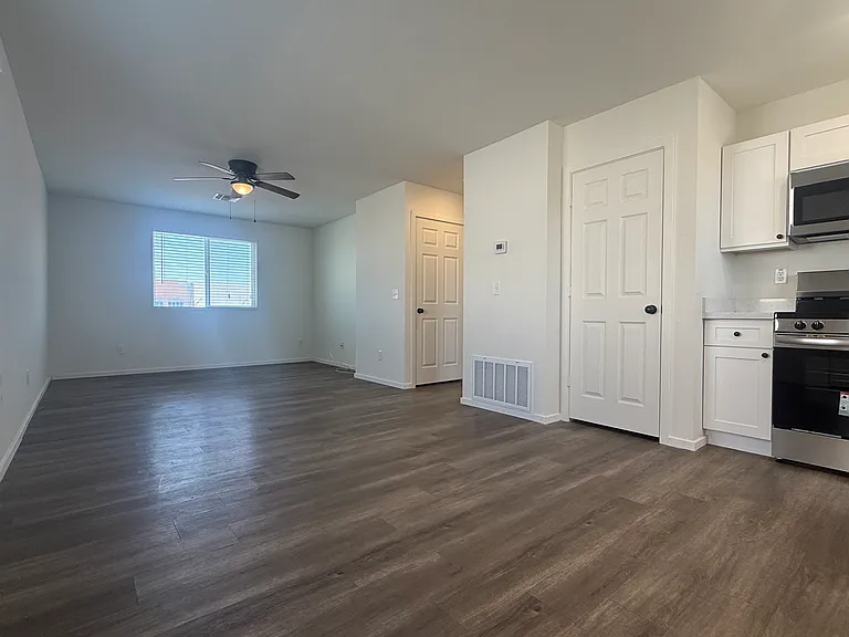 4037 S 12th St #205 — Photo 7