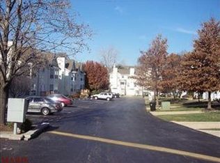1500 Whispering Creek Dr APT B, Ballwin, MO