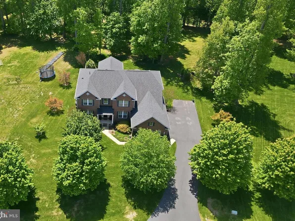 8025 Side Hill Dr, Warrenton, VA 20187