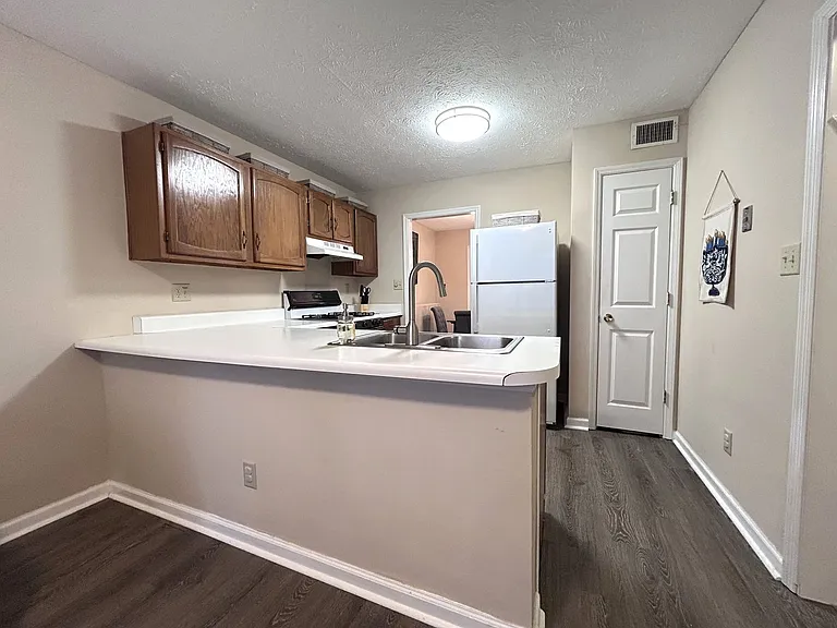 1378 N Crossing Dr NE — Photo 7