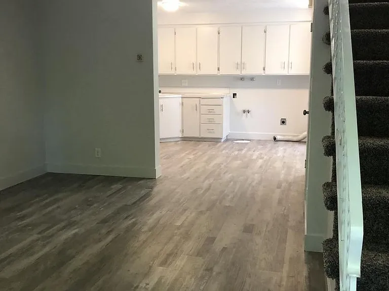 820 E 275 N — Photo 15