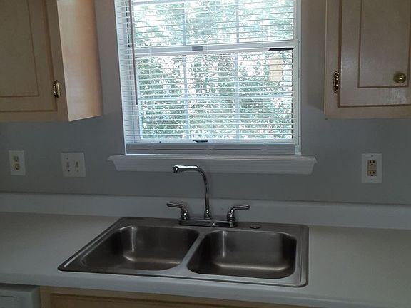 5th image of 1488 Ricardo St