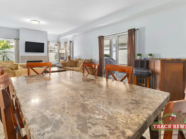 7 Ellis Ave — Photo 4