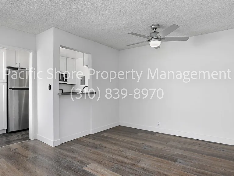 868 West Knoll Apartments — Photo 9