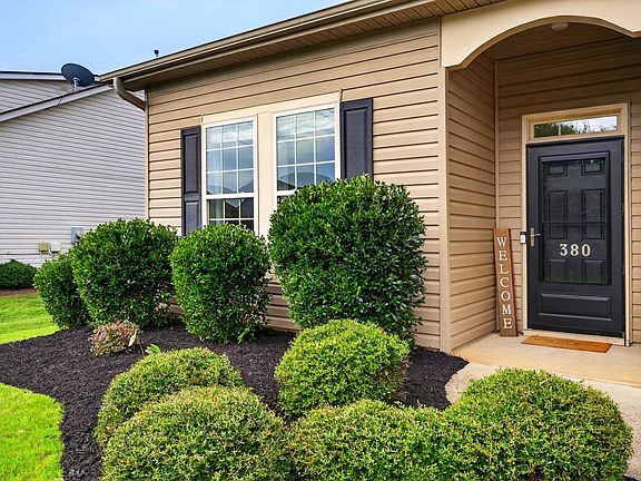 5th image of 380 Meadowpark Ln