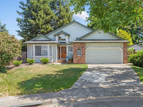 144 Hop Ranch Rd, Santa Rosa, CA 95403