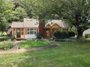 201 S Peace Haven Rd, Winston Salem, NC 27104