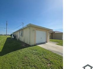 2211 NE 15th Ln, Cape Coral, FL 33909