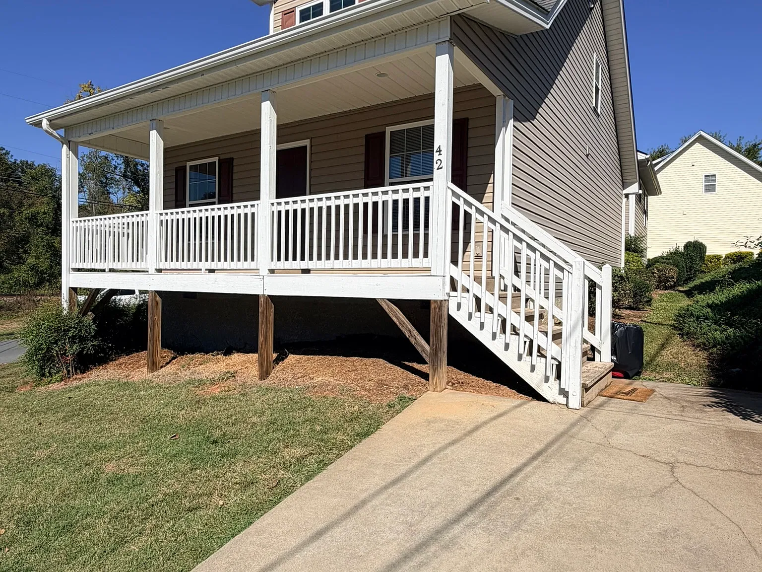 3 bed, 1300 sqft, $1,985 — Photo 2