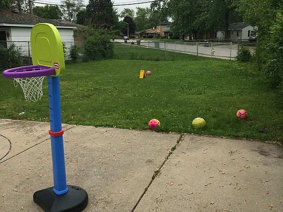 4th image of 14346 Lincoln Ave