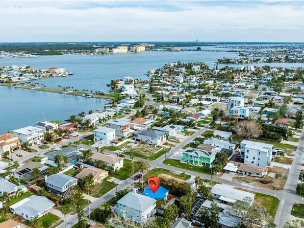 16202 3rd St E, Redington Beach, FL 33708