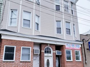677 John F Kennedy Blvd #2R, Bayonne, NJ 07002