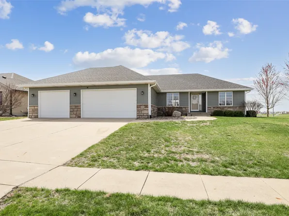 1034 Lake Shore Dr SE, Altoona, IA 50009