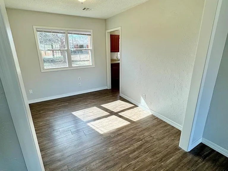1812 Brighton Ave — Photo 8