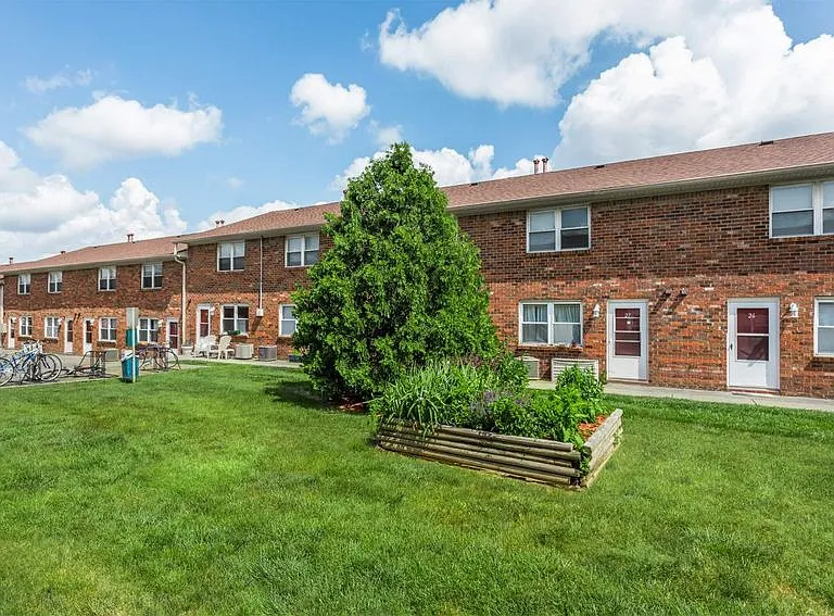 Sassafras Hill Apartments — Photo 22