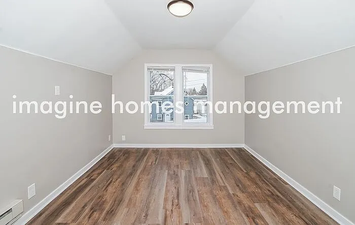 3944 Van Nest Ave — Photo 10