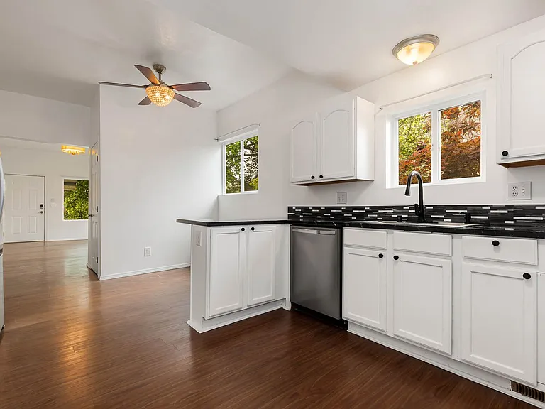 3930 S Angel Pl — Photo 10