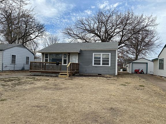 4th image of 313 E Jewell Ave