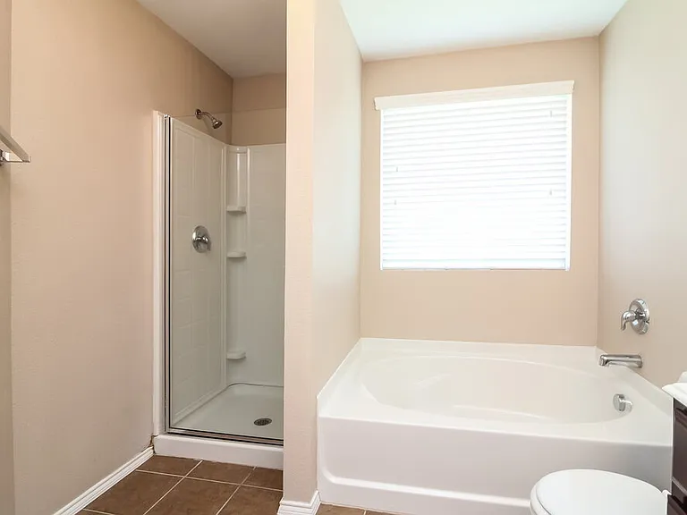 698 Austin Ln — Photo 13