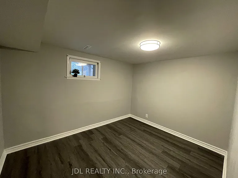 226 Lorindale Dr #LOWER — Photo 15
