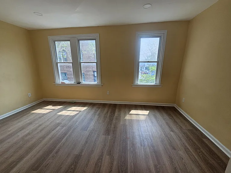 2126 S Norwood St — Photo 5