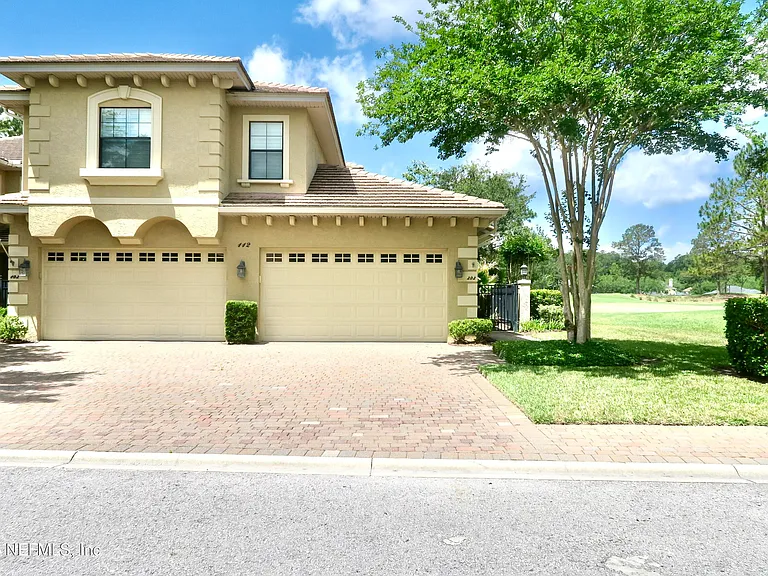 112-112 Laterra Links Cir #202 — Photo 26