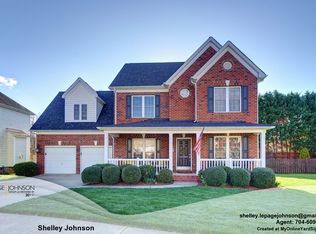 17303 Knoxwood Dr, Huntersville, NC 28078