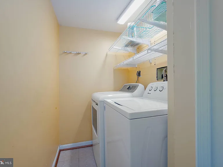 9575 Donnan Castle Ct — Photo 5