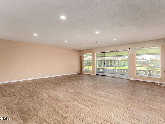 5th image of 10104 W KINGSWOOD Circle