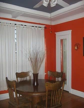 3rd image of 4547 N Rockwell St APT 3