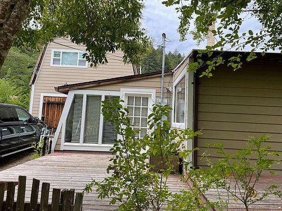 3rd image of 10215 California Dr
