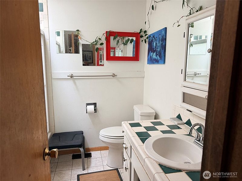 4th image of 8629 16th Avenue SW