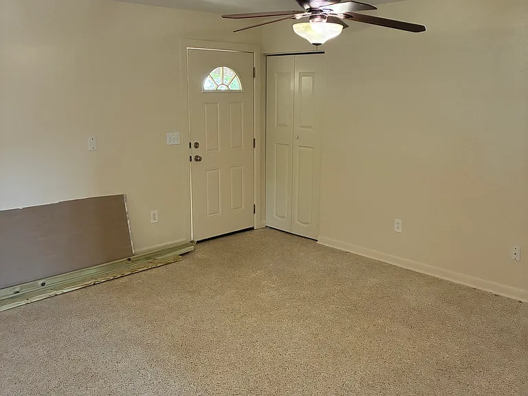 6494 Treehaven Dr — Photo 2