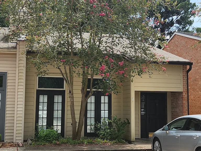 10 Audubon Oaks Blvd #10 — Photo 1