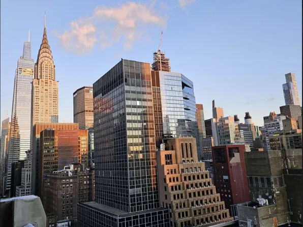 320 East 42nd Street image 10 of 23