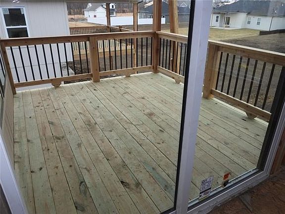 4th image of 511 SW Hillside Ct