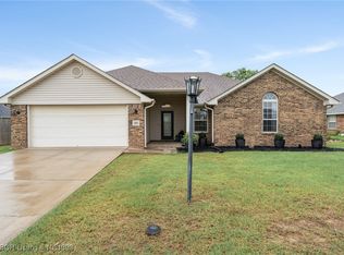 823 Live Oak Way, Alma, AR 72921