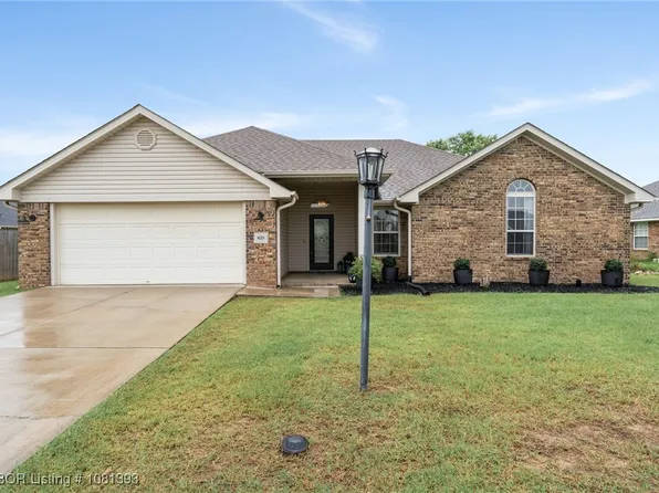 823 Live Oak Way, Alma, AR 72921