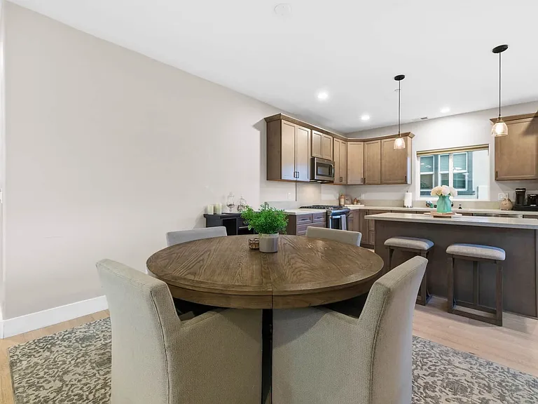 5051 Savannah St — Photo 16