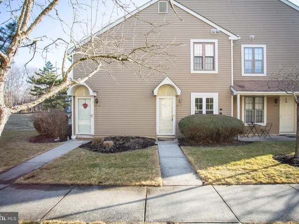 141A Bradford Ct, Mount Laurel, NJ 08054